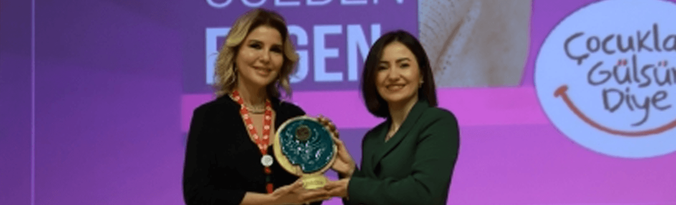 Gülben Ergen - Etki Yaratan Sivil Toplum Lideri Ödülü